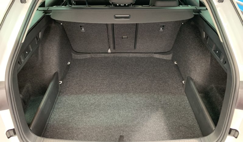 Skoda Octavia 1.5 e-TEC DSG Wagon Executive completo